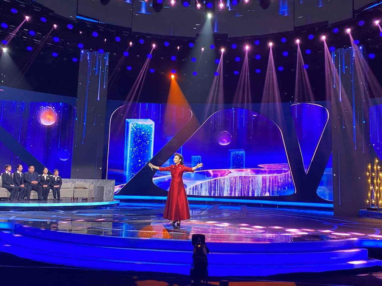 藏族女低音歌手央措柯秀 带着爱的祝福唱响央视《向幸福出发》