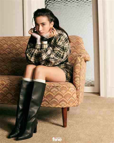 李宛妲解锁酷飒态度大片 黑白之间尽展“宛”种可能