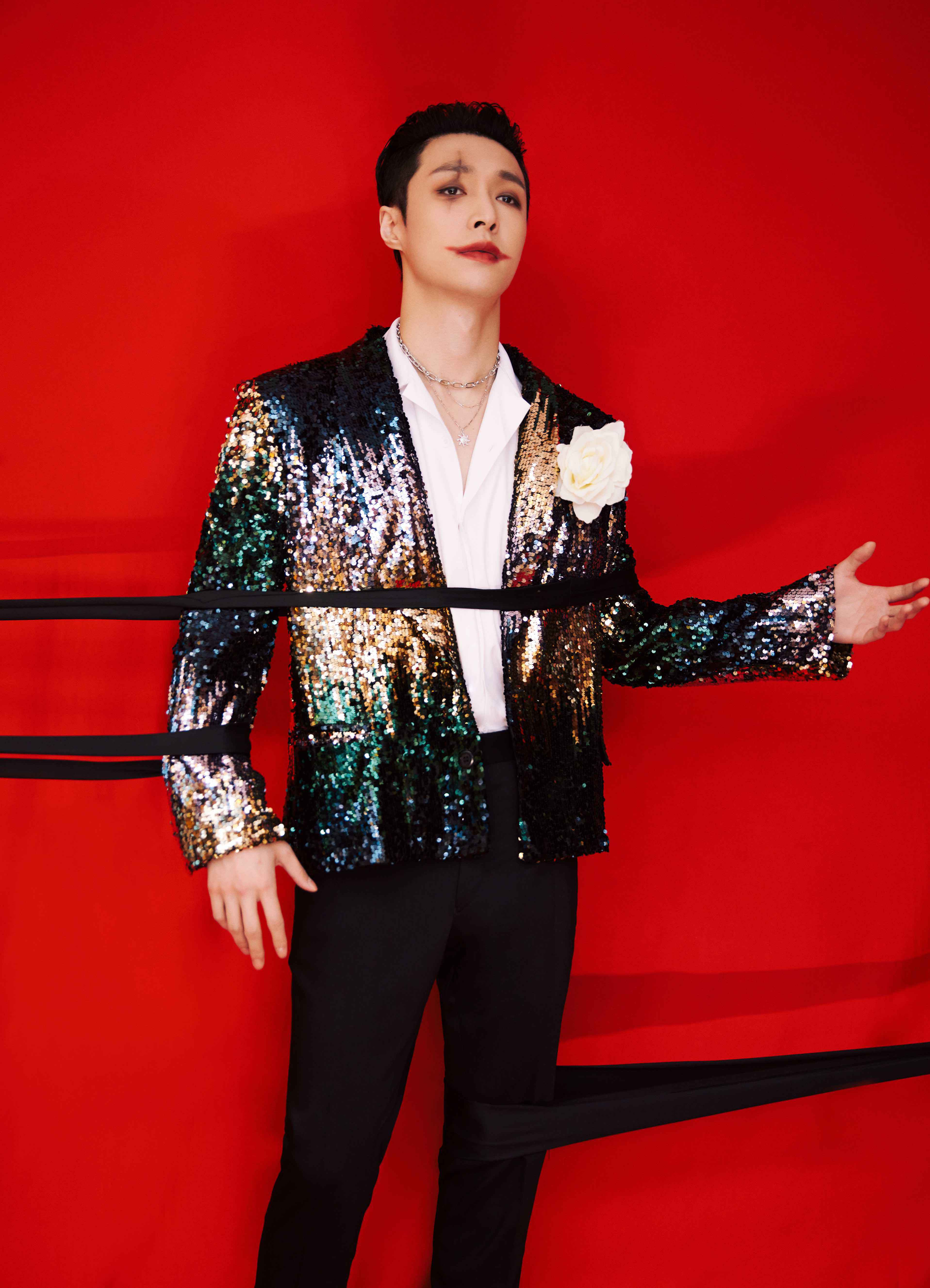 张艺兴做客人民论坛直播间 畅谈文艺新气象新发展