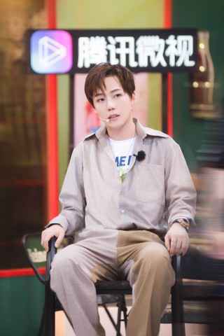 刘维《金曲捞》含泪收官 新综艺首播变身“街拍”达人