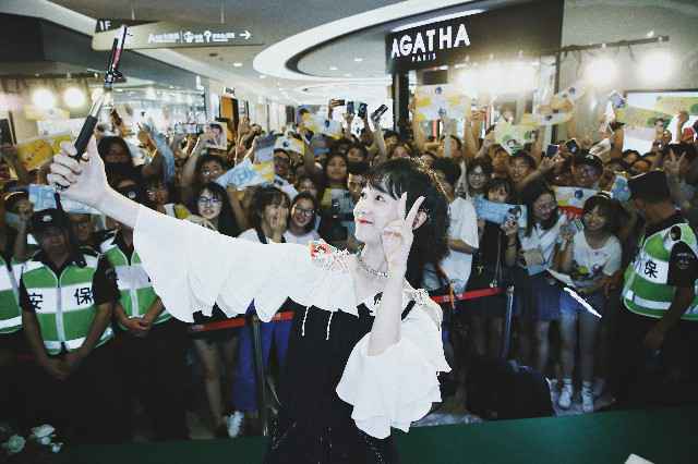 重塑亮相美国知名音乐频道 冷峻之音撼动嬉皮巴士