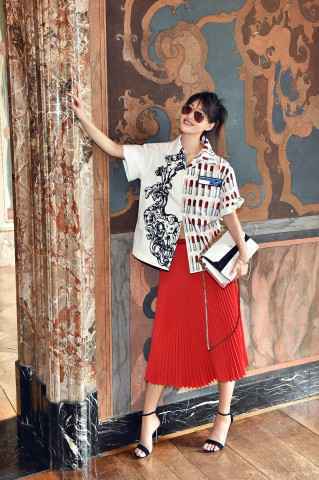 赵泳鑫新歌《稀客》MV释放孤独 解读最佳情感关系