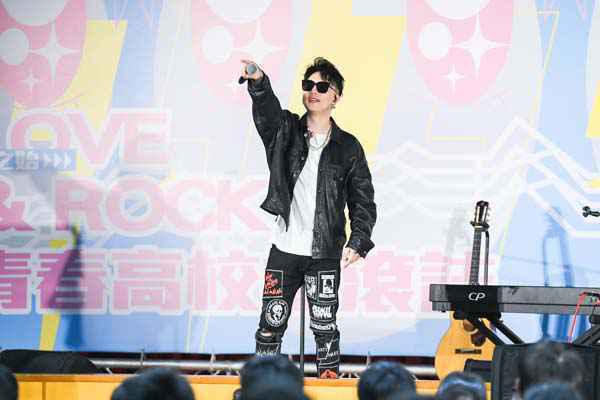 鼓鼓吕思纬、萧秉治受高雄流行音乐中心之邀前进校园谈唱 分享音乐人生