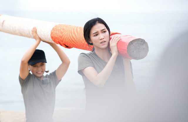 《火力无限》训练照曝光 周开开展飒爽英姿