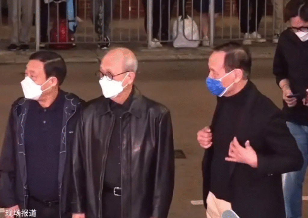 吴孟达葬礼：田启文被问到周星驰有些发烦，星爷一个举动令人点赞