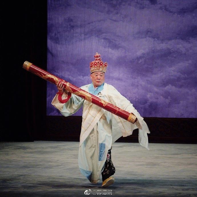 王佩瑜唱戏赔本赚吆喝，郭德纲却卖出高价票，这其实不难想通！