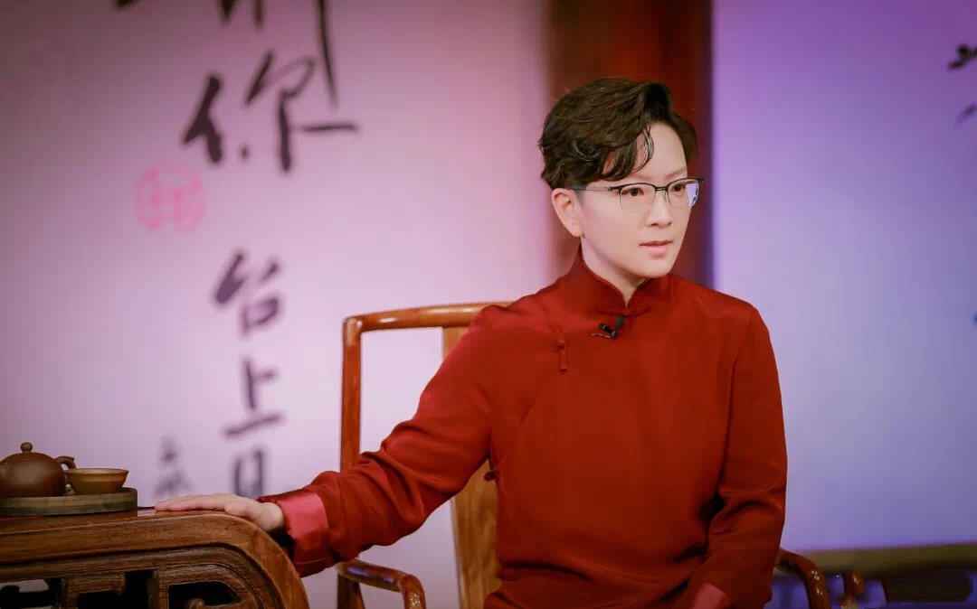 王佩瑜唱戏赔本赚吆喝，郭德纲却卖出高价票，这其实不难想通！