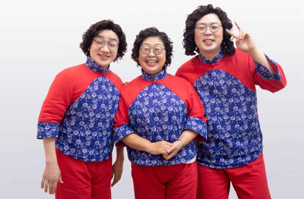 《百变大咖秀》王祖蓝再次反串真假“涛妈”热力比拼广场舞