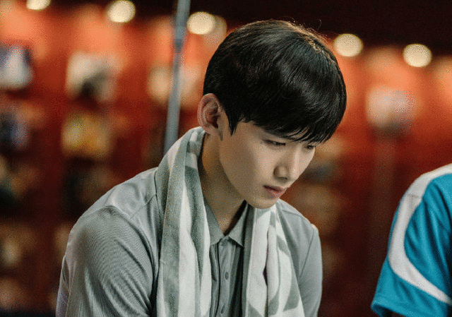 白敬亭新剧《荣耀乒乓》刚播就扑,得知原因后难怪观众翻脸不认人