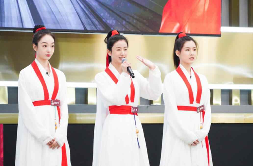 优酷新综《超A女壹号》开录首日,27小花惊艳亮相正面过招犀利辣访