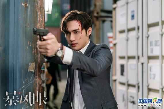 《暴风眼》收视持续破2  冷题材火出圈掀起“国安热”