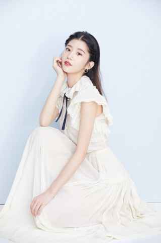 青春剧《飞鸟集》开机 95后予辰演绎“飞鸟女孩”