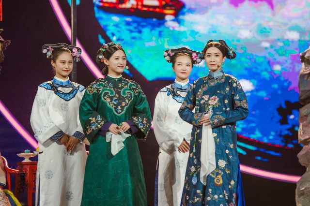 佘诗曼中秋霸屏五大卫视 这个娴妃娘娘不简单