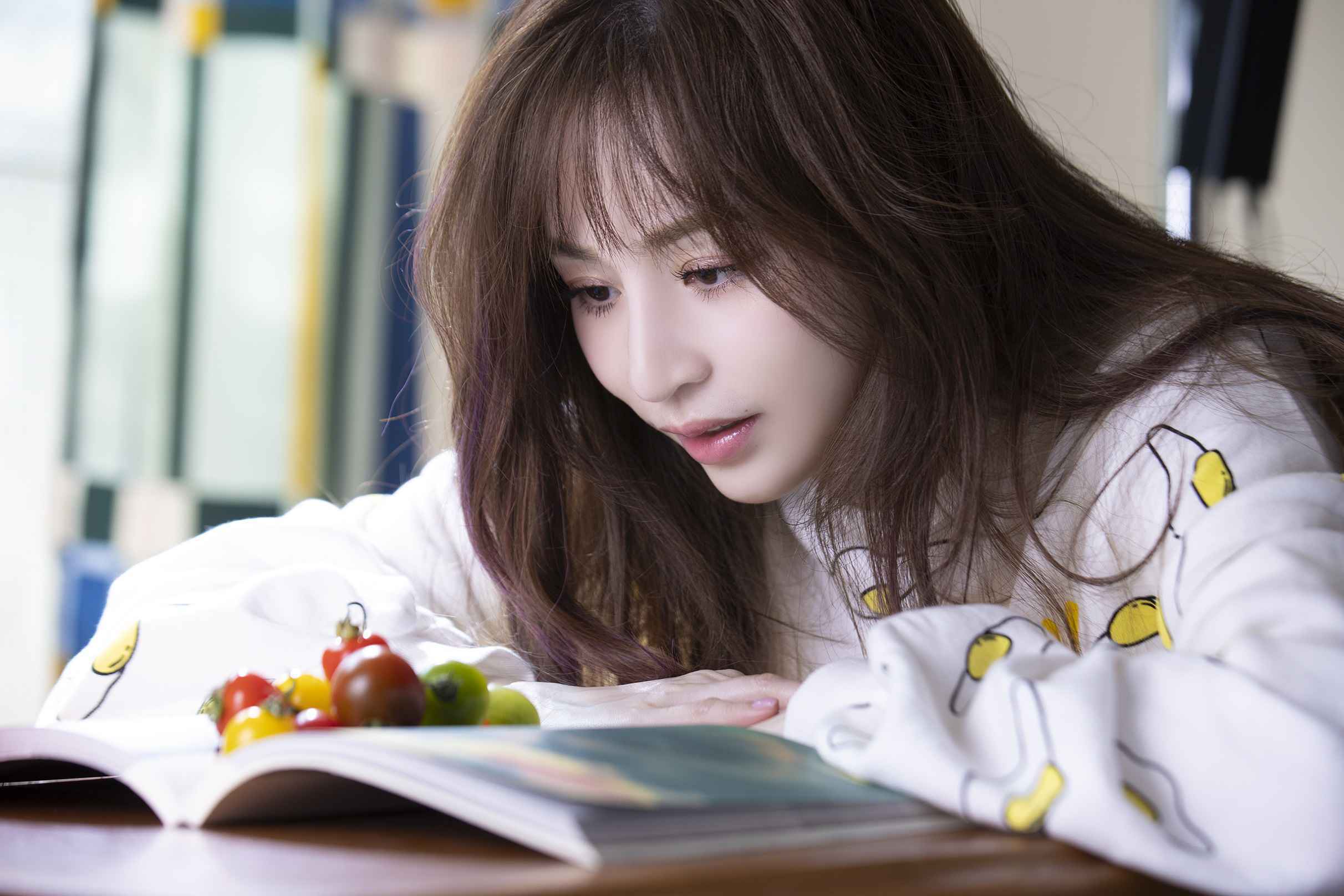 王心凌《心灵的冒险》MV今首播 跑步机变行李输送带 一秒出境神游世界各地