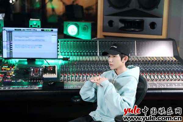 王源献唱《我的姐姐》主题曲《姐姐》 与张楚梦幻联动致敬经典