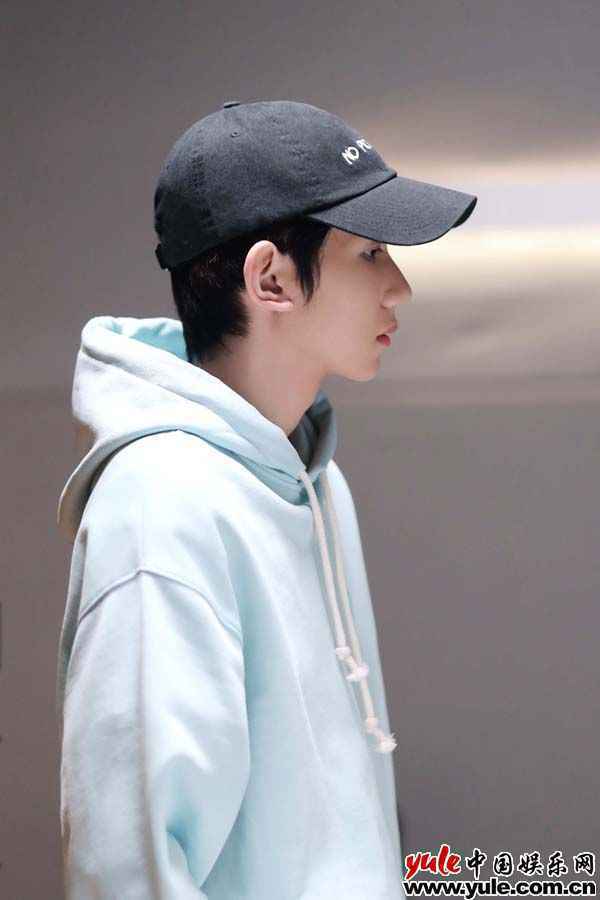 王源献唱《我的姐姐》主题曲《姐姐》 与张楚梦幻联动致敬经典