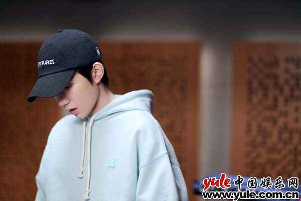 王源献唱《我的姐姐》主题曲《姐姐》 与张楚梦幻联动致敬经典