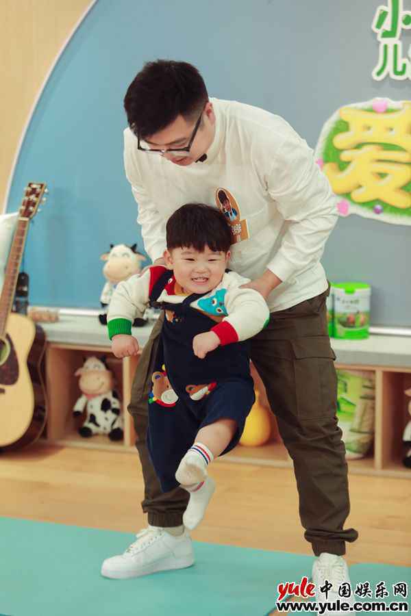 “爸爸，这次换我来保护你”！《爱上幼儿园6》萌娃让袁成杰烧饼管栎泪目