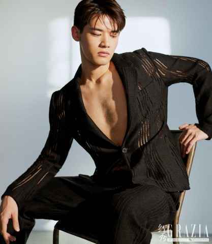 小沈阳首次执导电影 邀好兄弟高进联手演绎推广曲《过江》