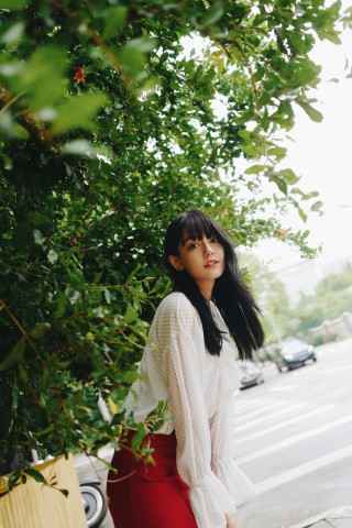 宋佳新歌《一分钟》上线 填补文艺歌手空白