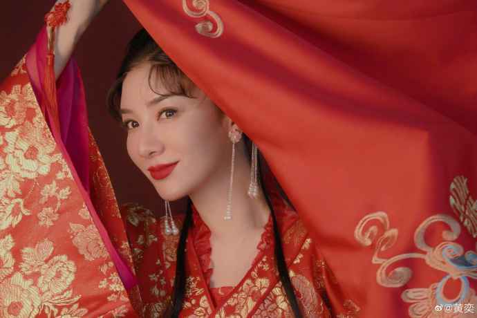 黄奕时隔21年再现《上错花轿嫁对郎》李玉湖造型