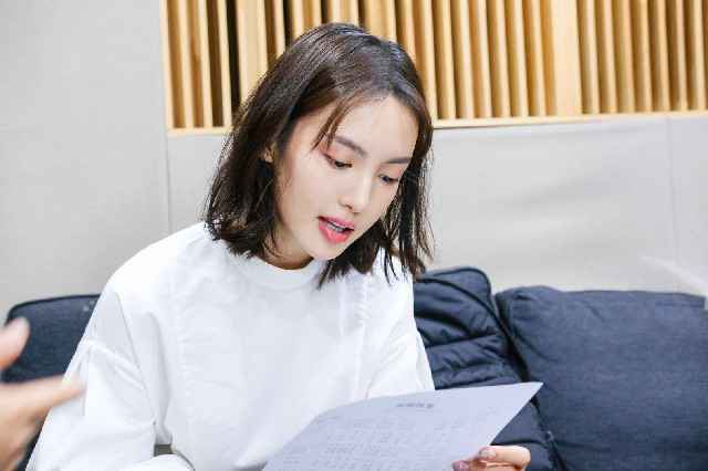 金晨献唱残联公益歌曲《爱的阳光》 为爱发声暖心十足