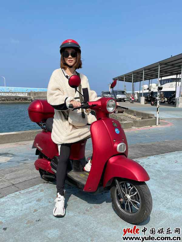 金曲组合大囍门主唱布朗重返歌坛 祭出“用鲳鱼交换音乐”热血行动