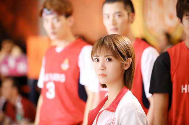 邢菲化身球队吉祥物 元气灵动演绎最好的自己