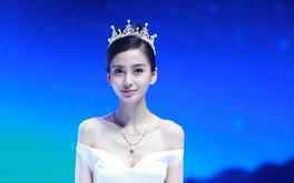 《奔跑吧》Angelababy女团风皇冠造型angelababy在兄弟团万众瞩目之下惊艳登场