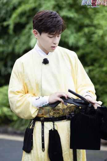 《极限挑战》邓伦化身成唐朝都尉 与男团成员保护长安城安危