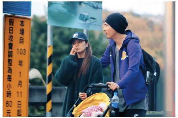 周渝民和妻子送女儿上幼儿园 被曝学费一年90万