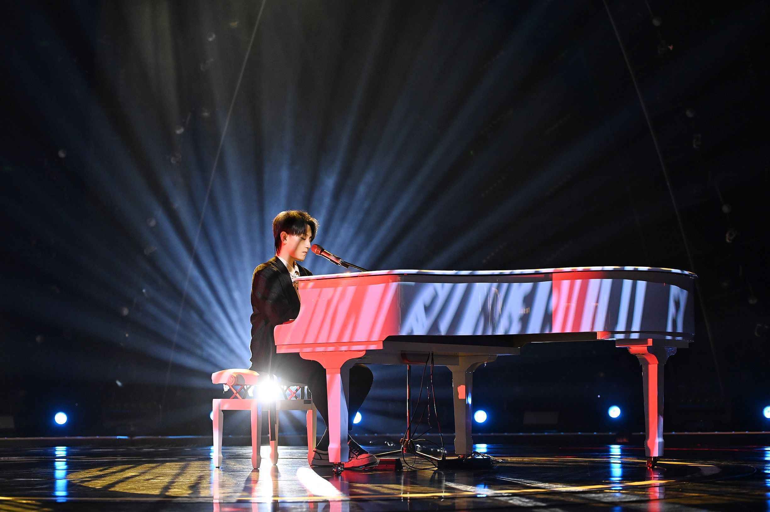 赵泳鑫回归《天赐的声音》 倾情演绎奉上完美弹唱舞台