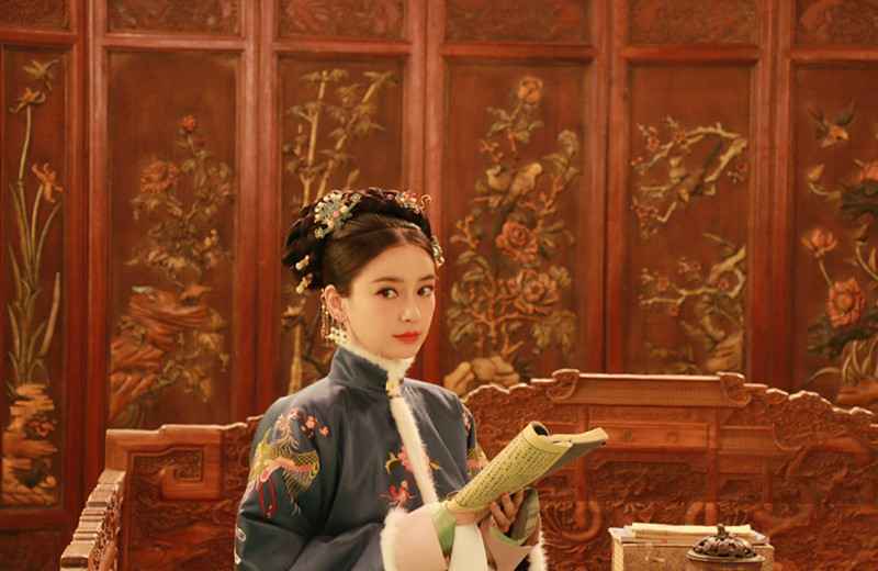 Angelababy新综艺好评不断，扮演蜡像遭网友调侃，被称演技巅峰