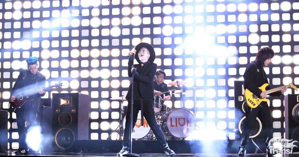 萧敬腾创纪录亲自谱十首曲九首词