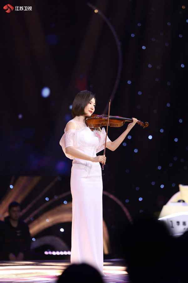 每个女孩，都是一束独特的光！《新相亲大会》：找一个懂得欣赏你的人在一起