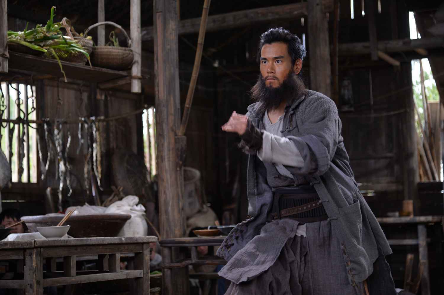 彭于晏嘴炮开挂演绎“另类侠客”