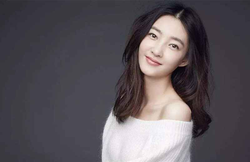 《王牌对王牌》王丽坤一个动作惹争议，被质疑是有台本或凹人设？