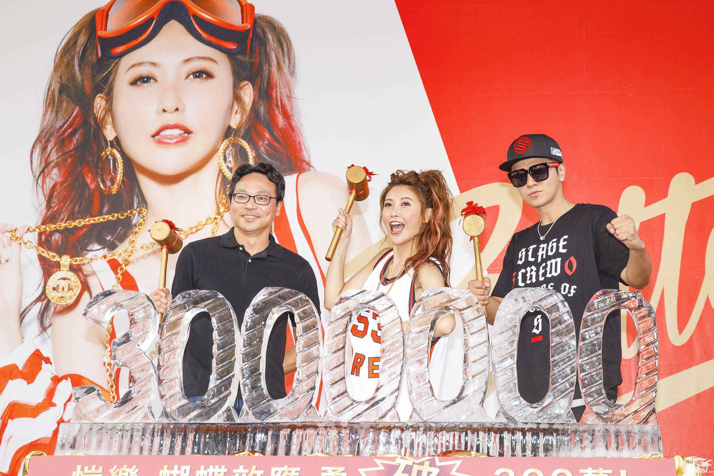 恺乐新歌MV破300万 担罗志祥巡演嘉宾