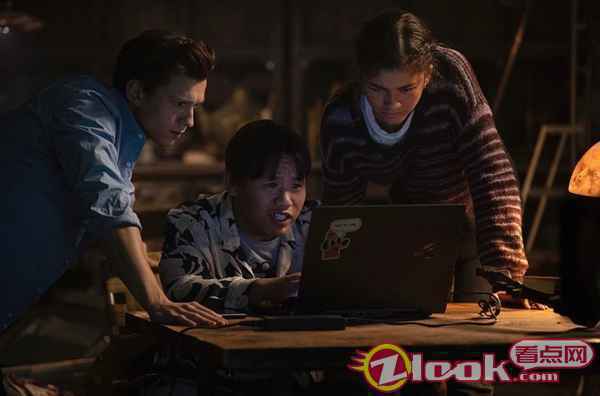 索尼影业《蜘蛛侠3》杀青！“荷兰弟”片场照竟伤痕累累？