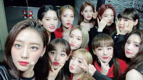 恭喜！本月少女出道一年半 音乐节目首冠入袋