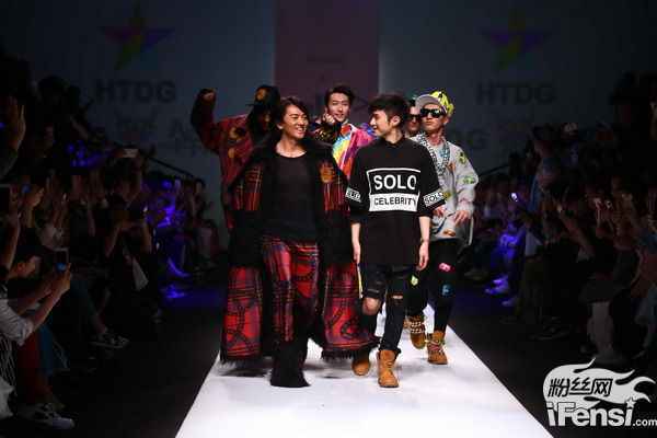 古巨基亮相上海时装周 郑伊健助阵T台秀