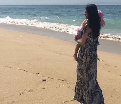 王力宏晒妻女照：母亲好伟大