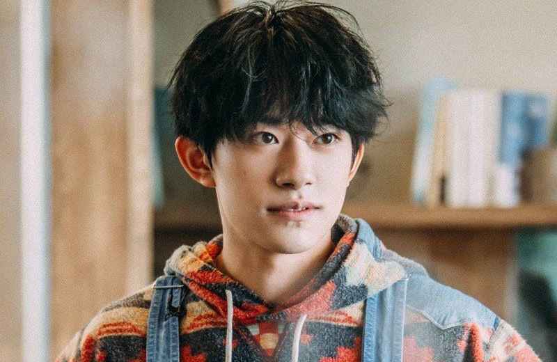 易烊千玺模仿游戏王子念经典台词，仅三字惹网友直言太可了