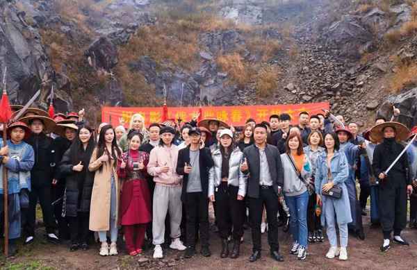 联合出品人、制片人姜蓉蓉出席电影《侠女严咏春》开机仪式并饰演五枚师太角色