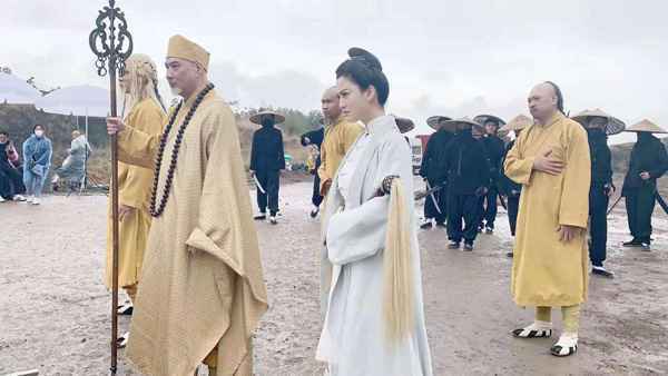 联合出品人、制片人姜蓉蓉出席电影《侠女严咏春》开机仪式并饰演五枚师太角色