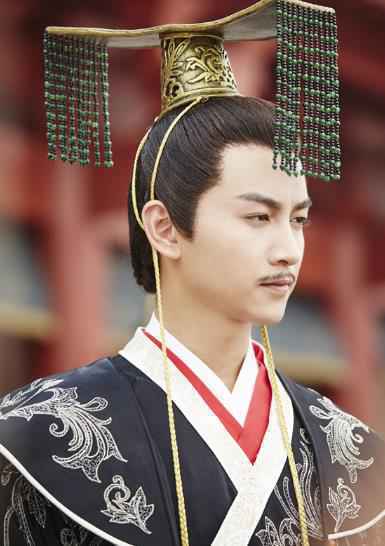 陈晓作品新造型成看点 再次出演帝王沉稳干练气场强