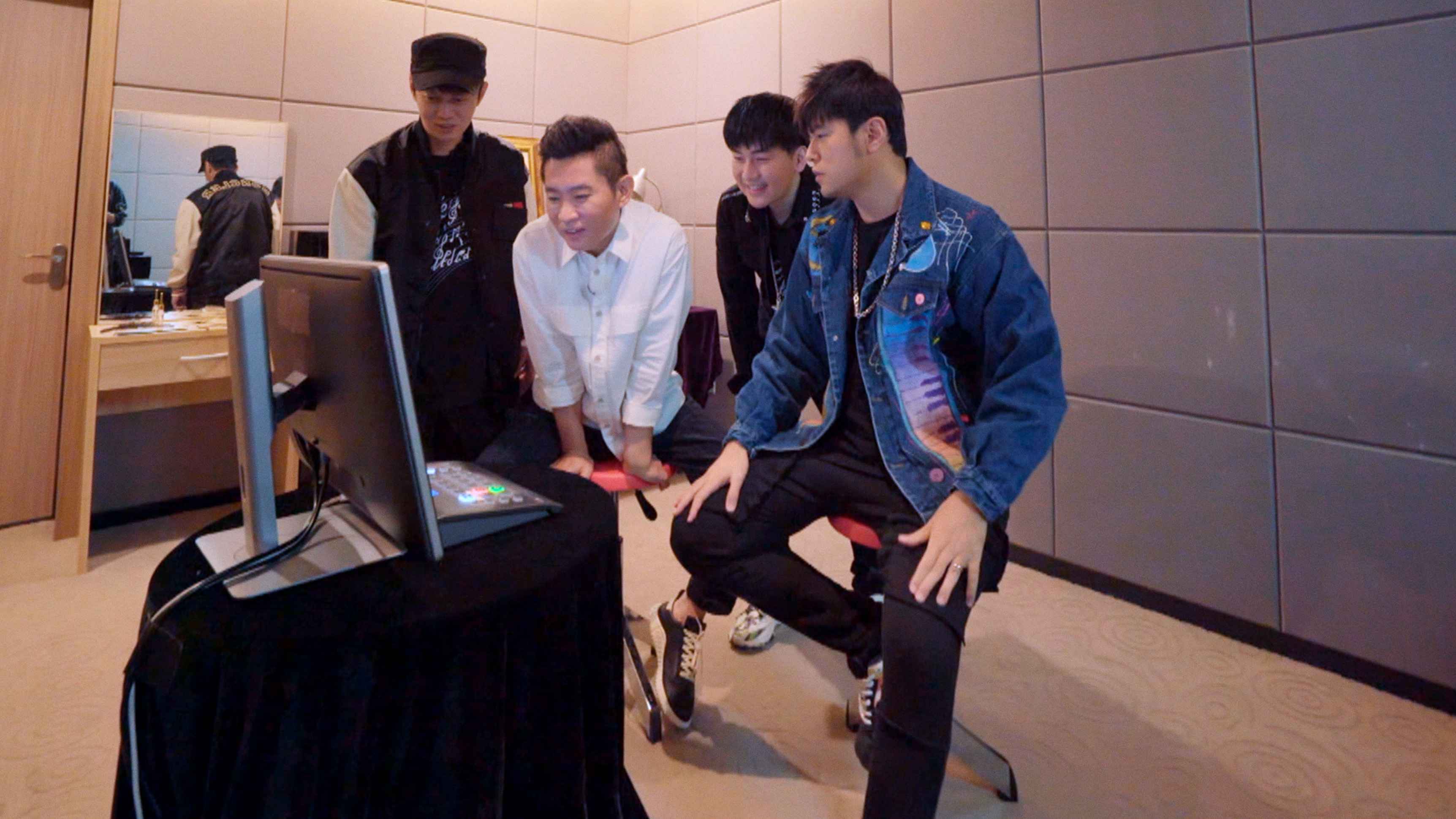 《周游记》周杰伦琴房玩性大发 携郎朗上演乔装大戏