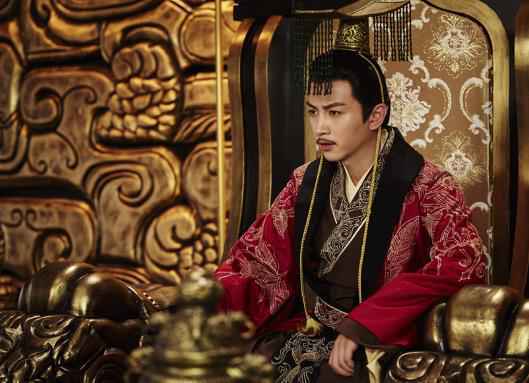 陈晓细腻演绎多面帝王 “奸人坚”引关注多部作品受期待