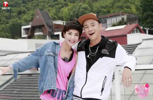 《爱的旅行》三对夫妇当饲养员，左立变身羊驼“铲屎官”