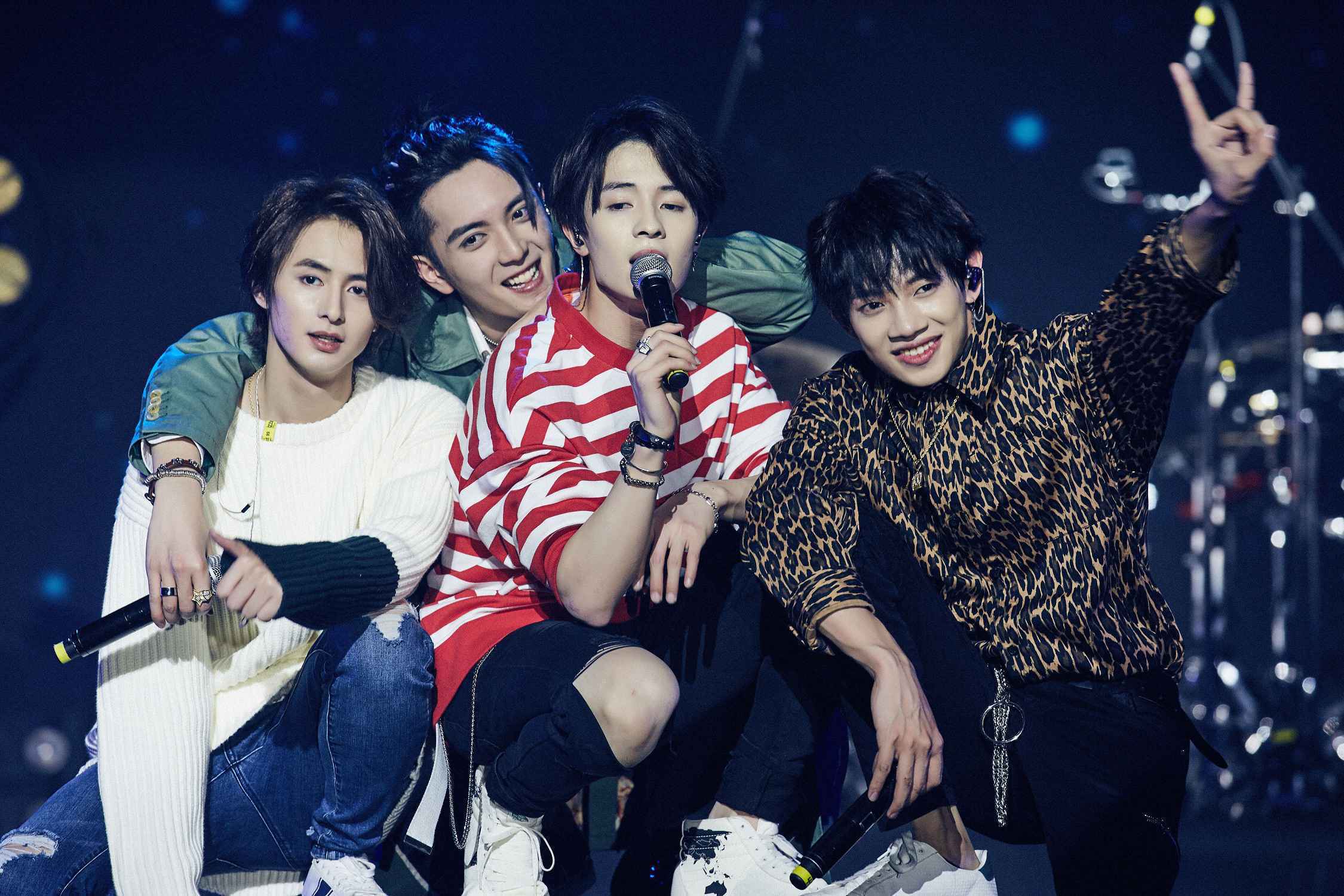 VOGUE 5演唱会上海虹馆热血嗨唱